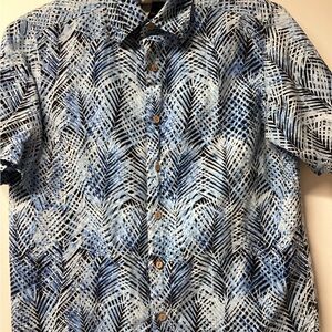 Claiborne Men's Blue and Black Patterned Shirt